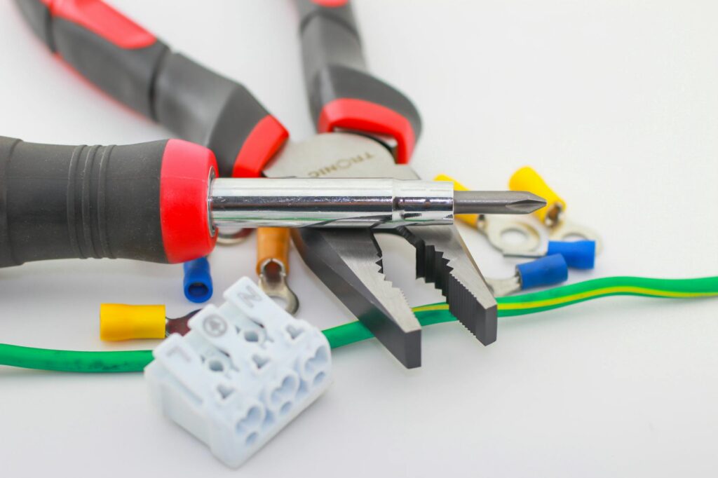 circuit breaker sizing - Circuit Breaker Sizing: A Complete Guide for DIYers