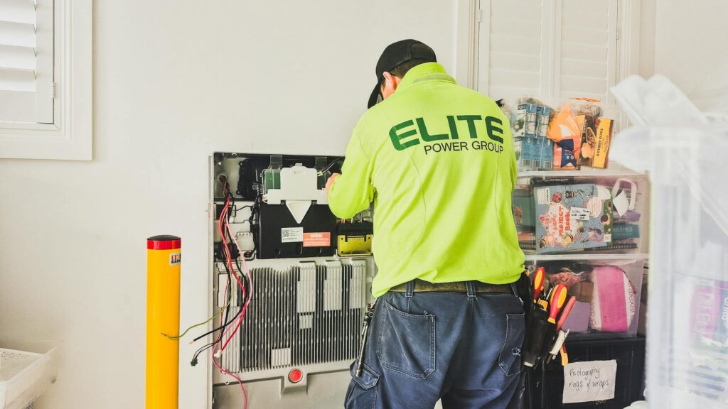 Battery Backup vs Whole-Home Generator: Cost & Coverage