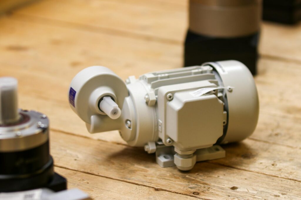 How to Calculate Three-Phase Power for Commercial Buildings